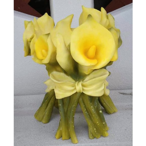 Gorgeous Bunch of Yellow Calla Lilies Flower Sculped Resin Vase/Holder - Picture 3 of 12